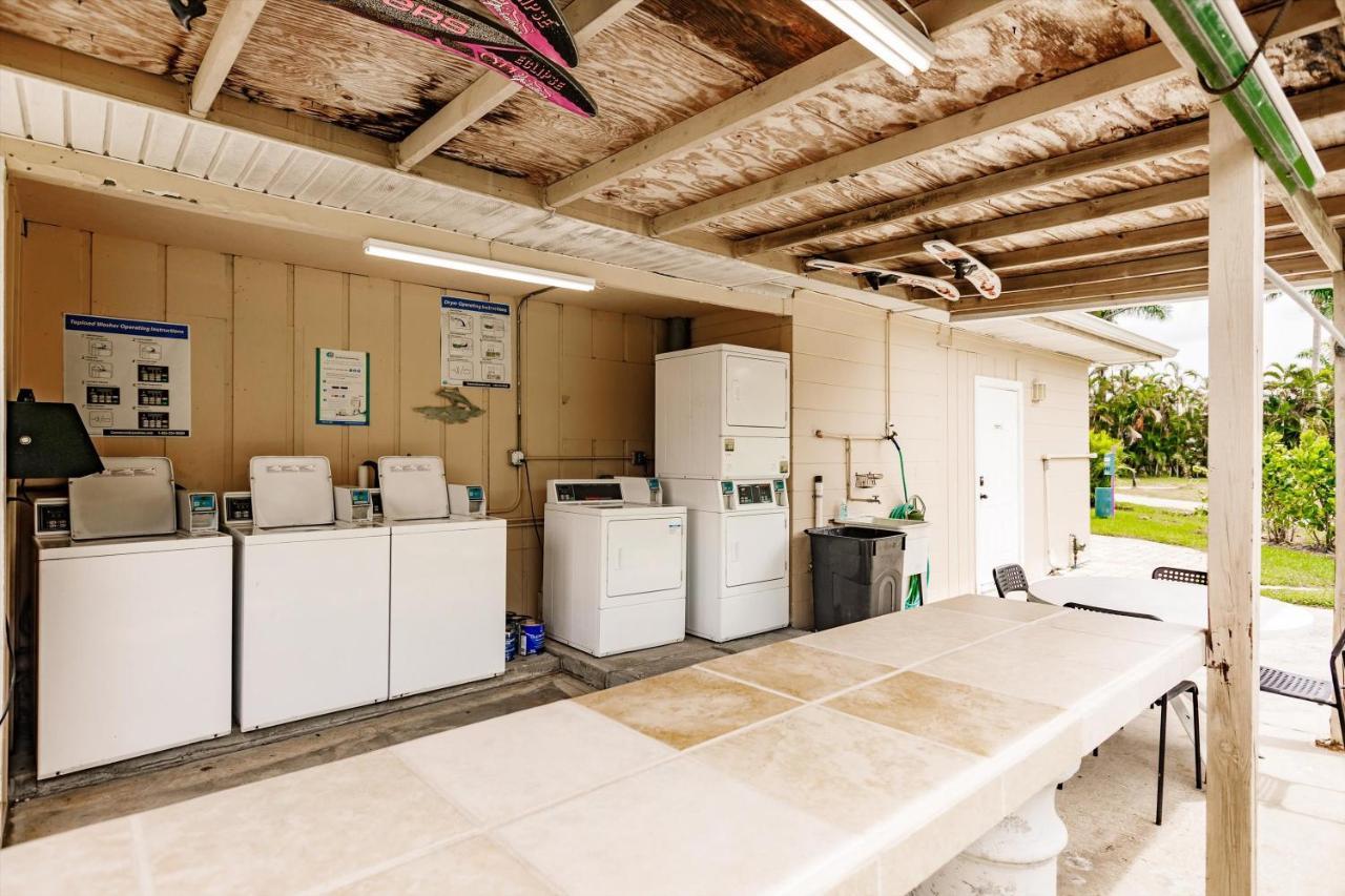 Poolside King Cottage With Kitchen - 10 Minutes To Beach! Fort Myers Exterior photo