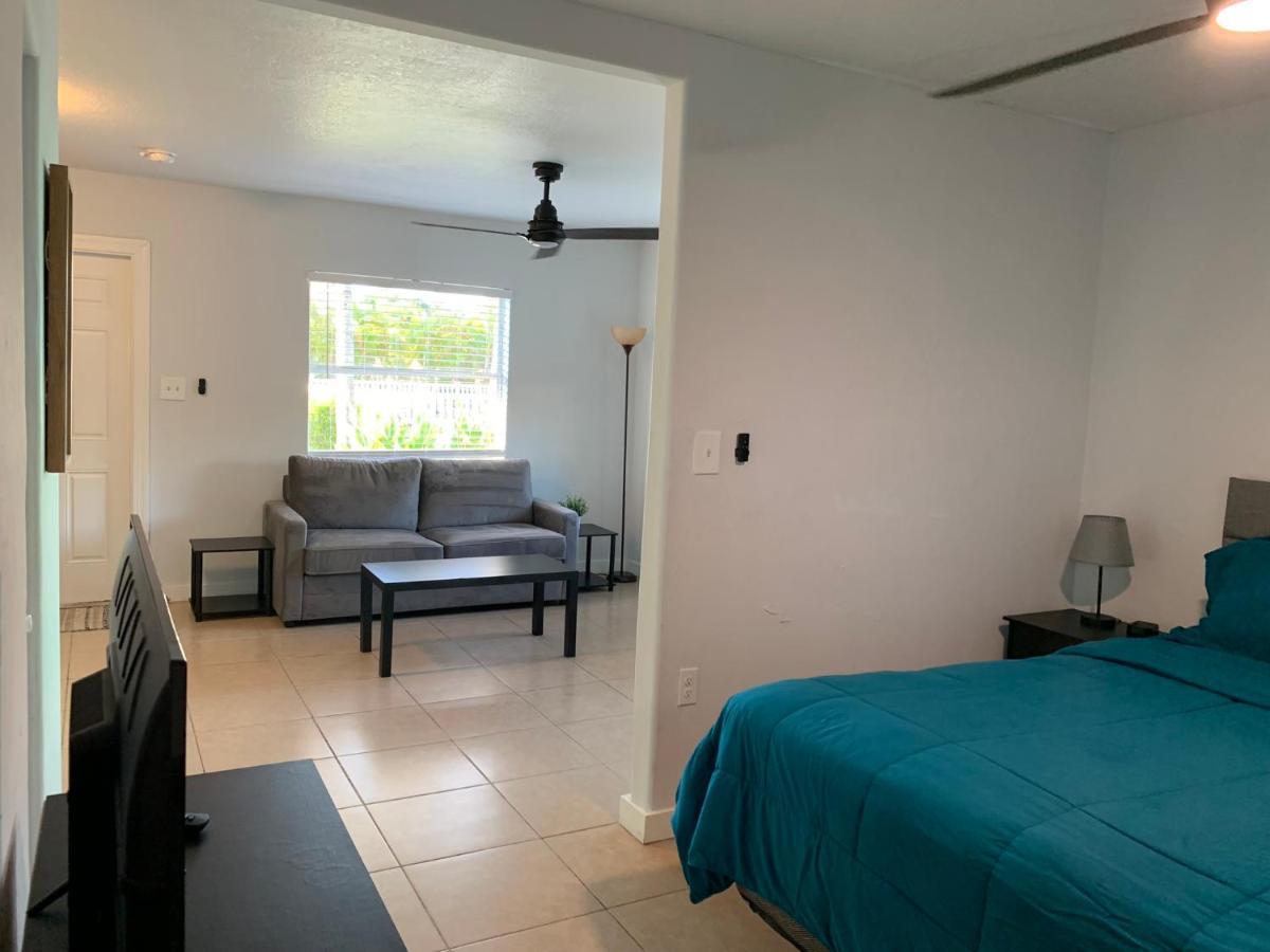 Poolside King Cottage With Kitchen - 10 Minutes To Beach! Fort Myers Exterior photo